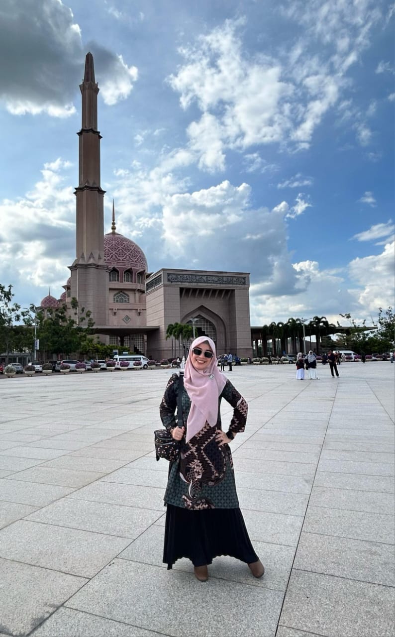 Foto Profil LIA AFRIYANTI NST